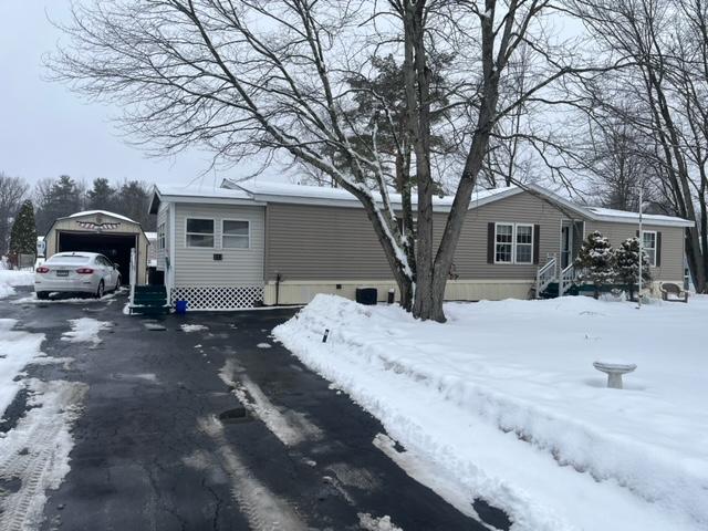 LOT #125 - 1990 COMMODORE 28 X 56